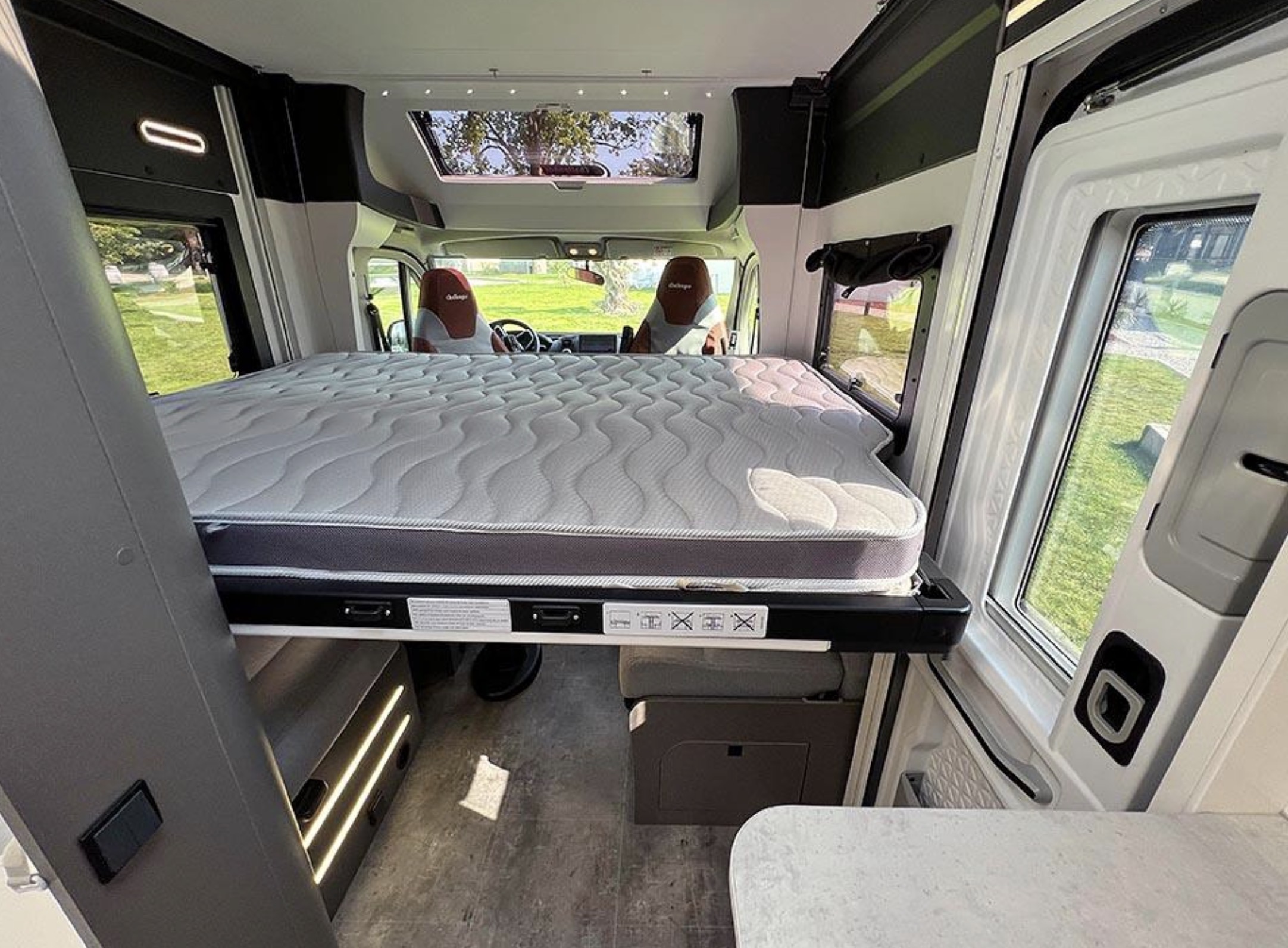 Cama doble basculante de la Challenger X250